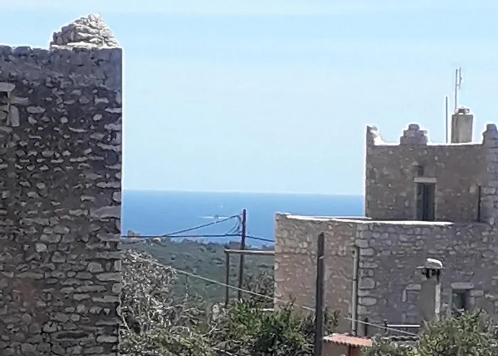 Πέτρινο Σπίτι-Stone House