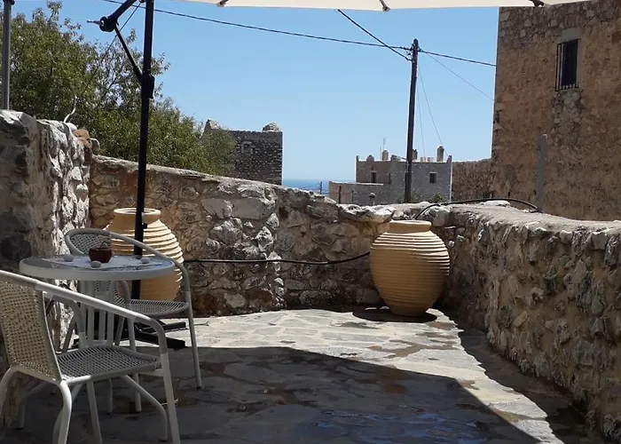 Πέτρινο Σπίτι-Stone House